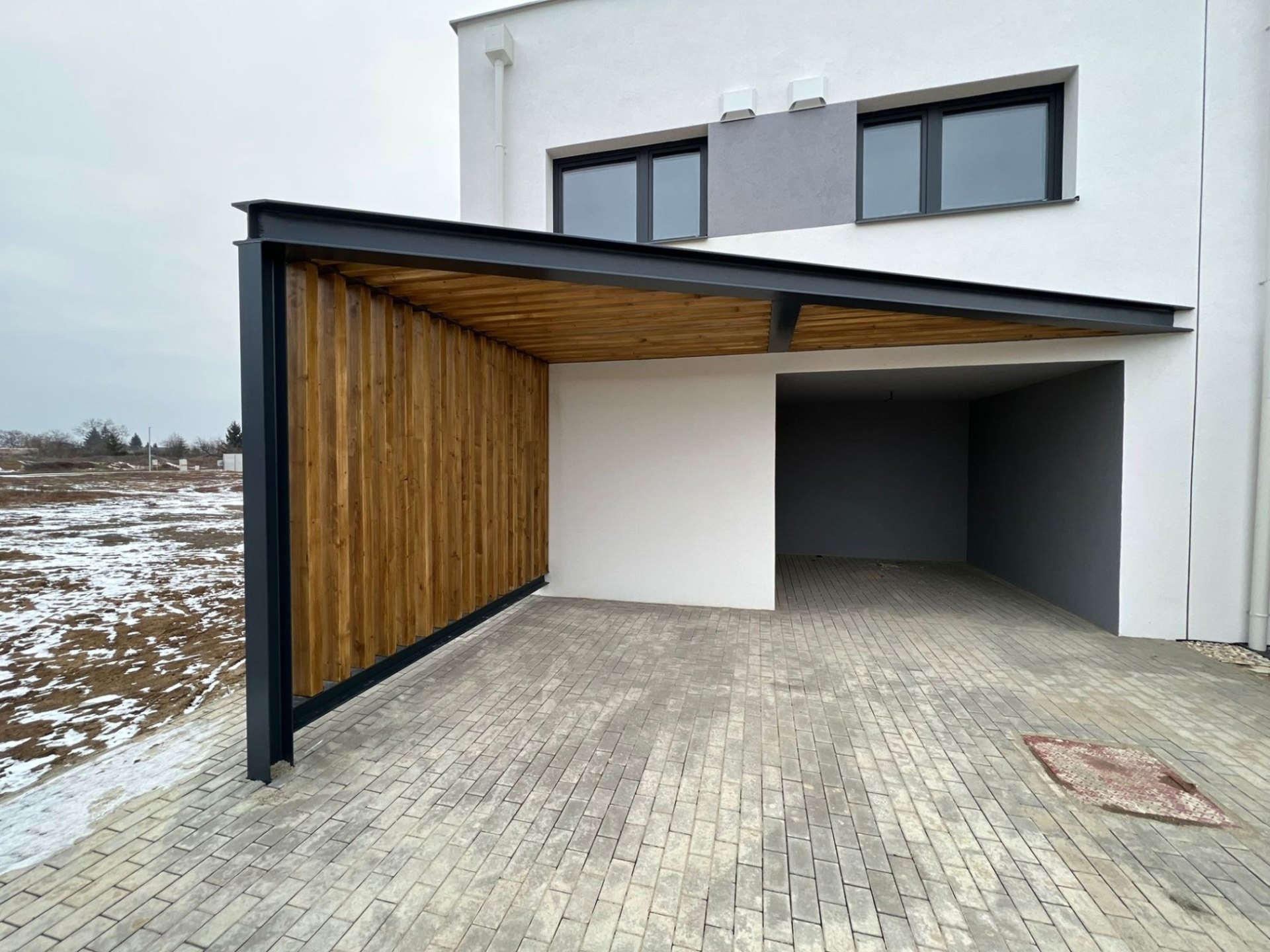 Carport s drevom